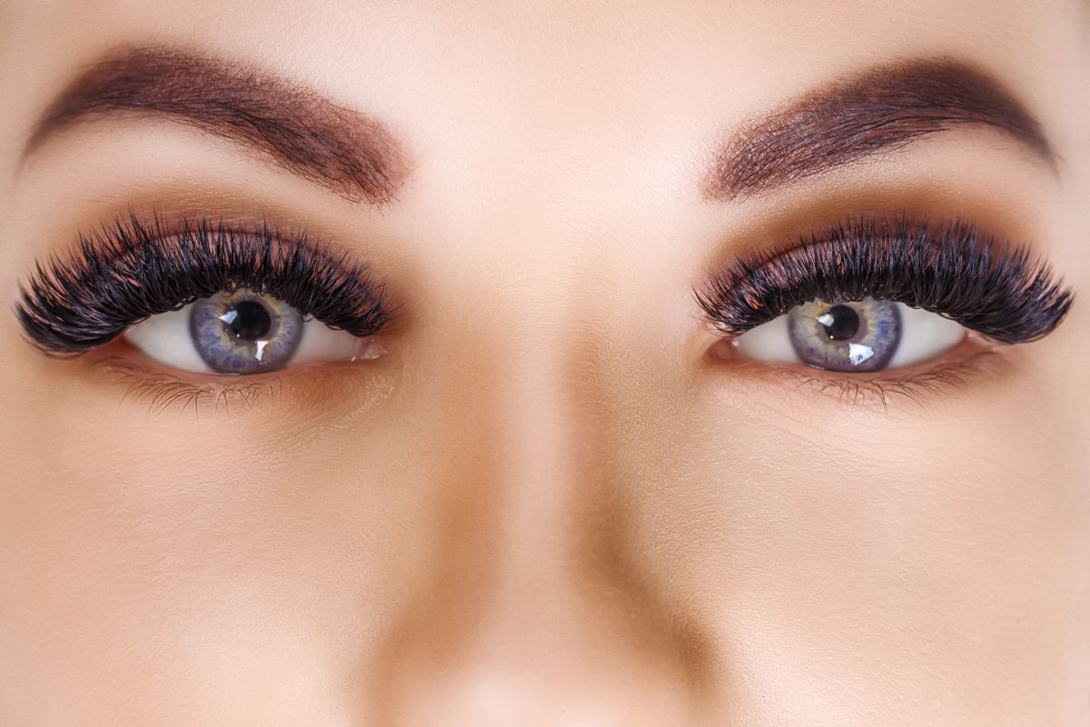Mastering Eyelash Extensions - Styles & Tips